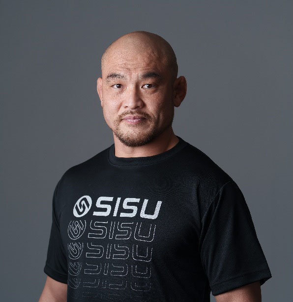 關 修人(SISU)
